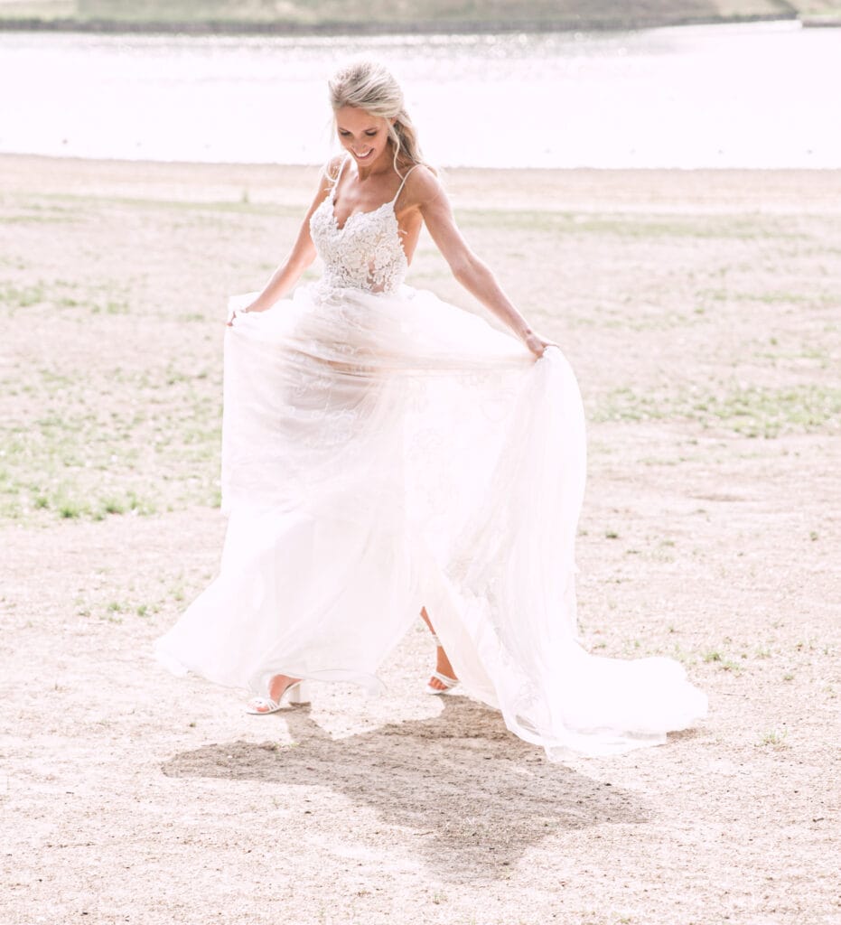 Schönes Kleid Vindress Weiß Regular Long V-Ausschnitt Neu (unverändert) Tüll Größe 36