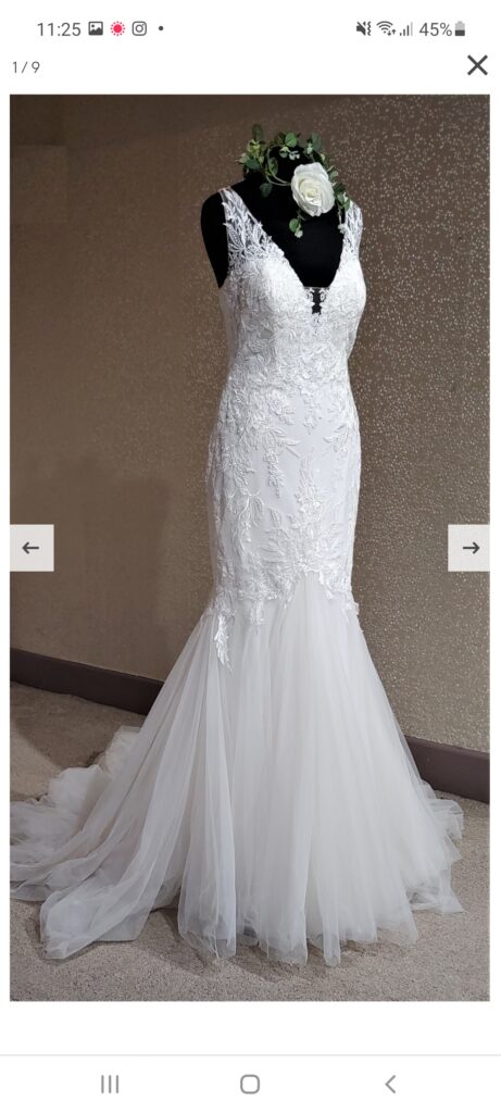 Edles Kleid Pronovias Elfenbein Meerjungfrau Langer V-Ausschnitt Neu (unverändert) Satin Größe 42